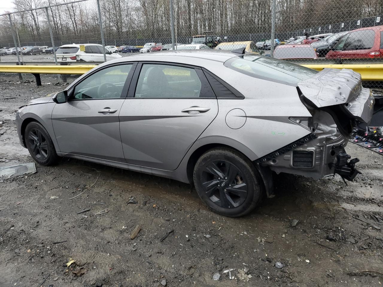 2022 HYUNDAI ELANTRA SE - Фото 2