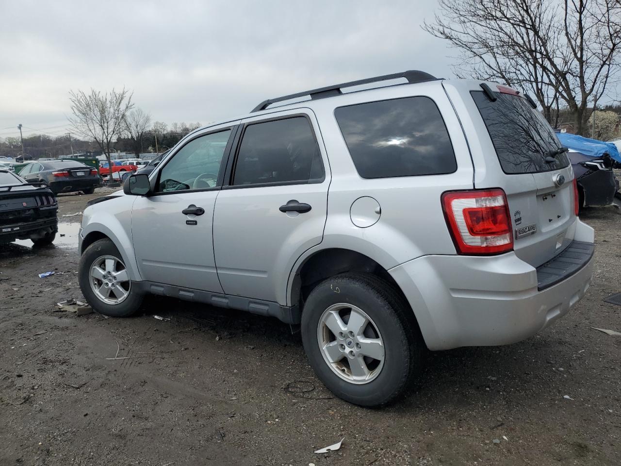 2012 FORD ESCAPE XLT - Фото 2