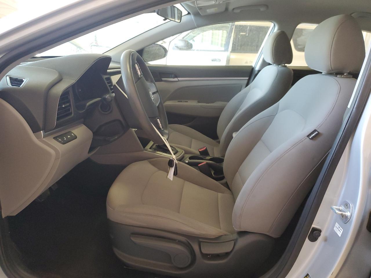 2019 HYUNDAI ELANTRA SE - Фото 7