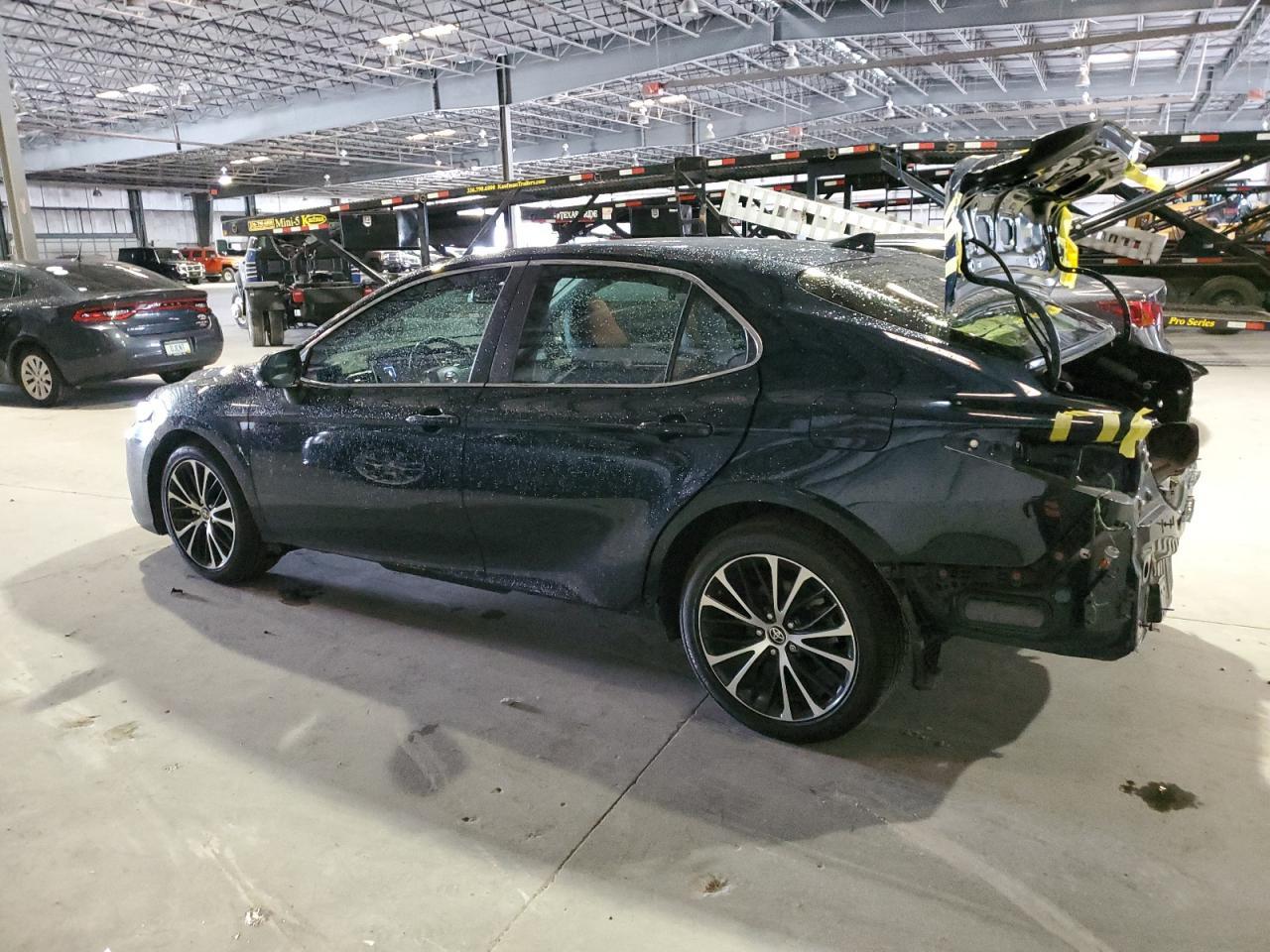 2020 TOYOTA CAMRY SE - Фото 2