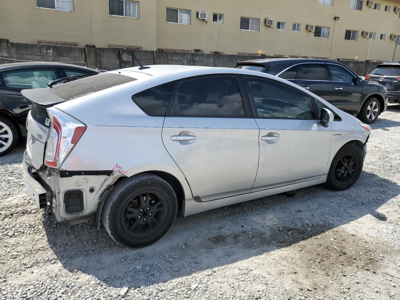 2013 TOYOTA PRIUS - Фото 3