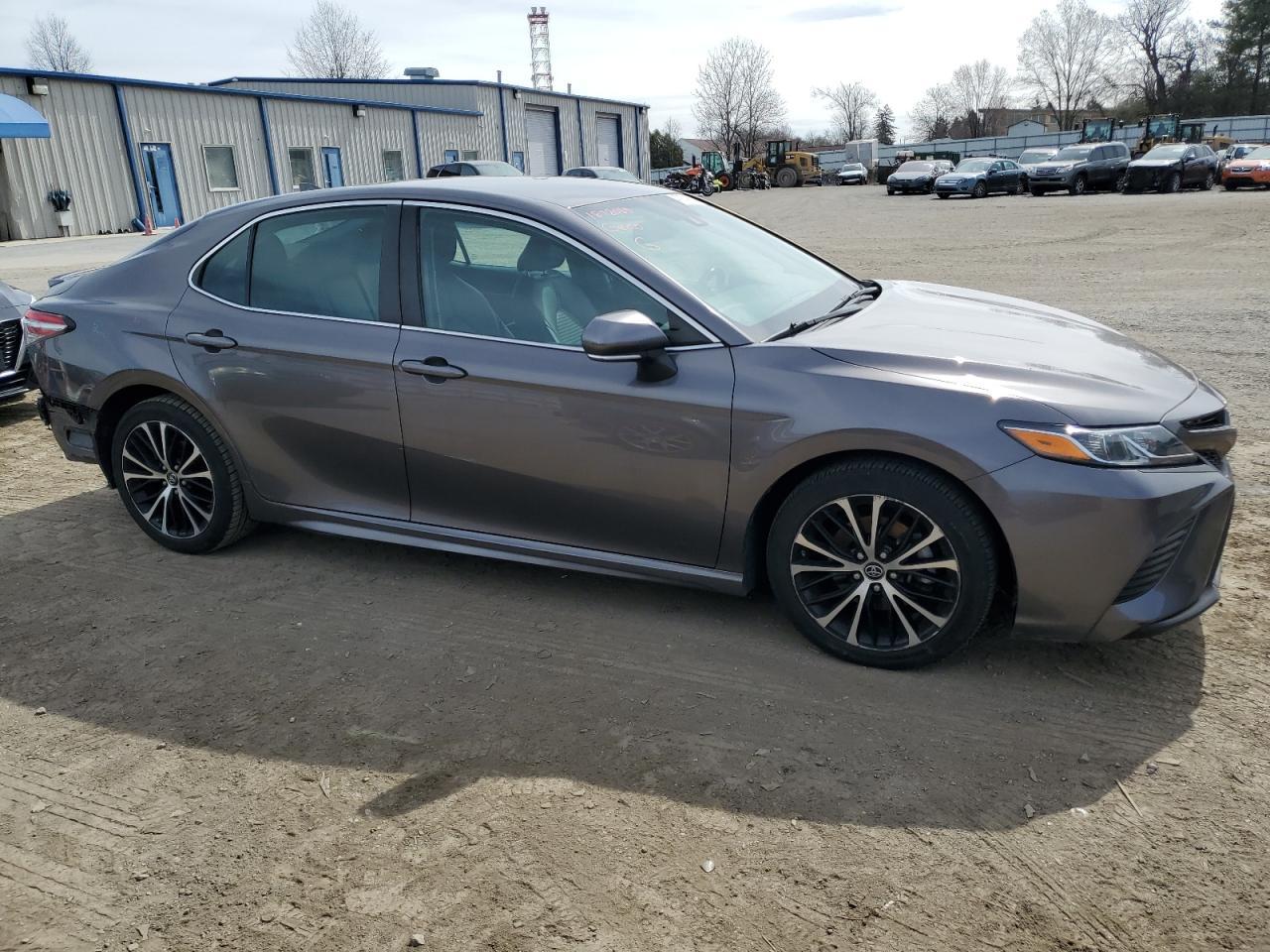 2019 TOYOTA CAMRY L - Фото 4