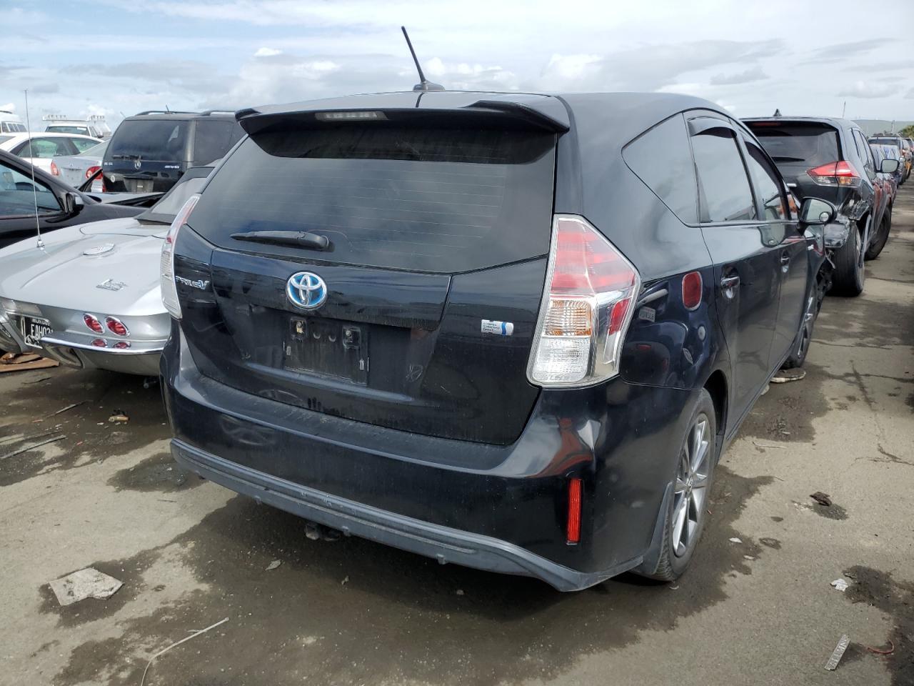 2015 TOYOTA PRIUS V - Фото 3