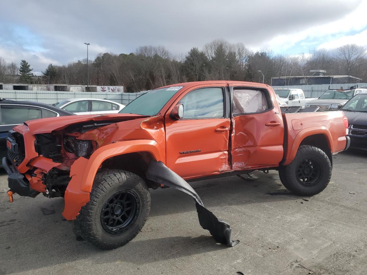 2017 TOYOTA TACOMA DOU