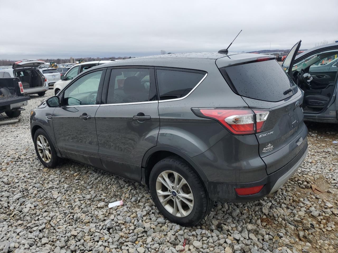 2017 FORD ESCAPE SE - Фото 2