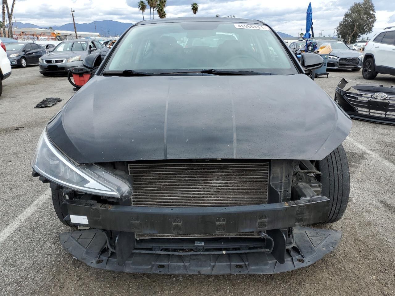 2019 HYUNDAI ELANTRA SE - Image 5