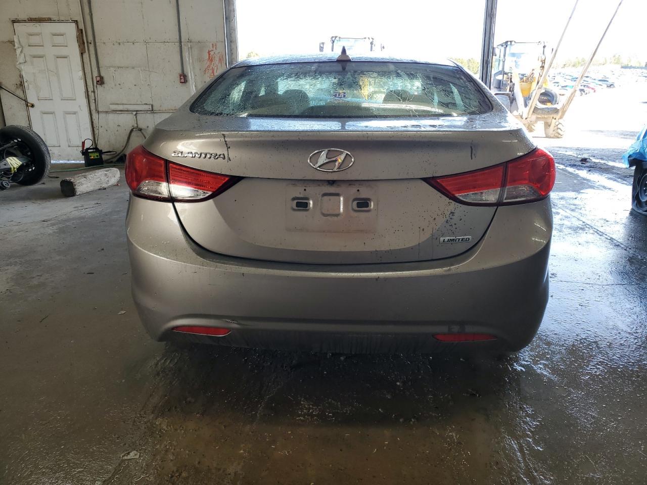 2013 HYUNDAI ELANTRA GL - Фото 6