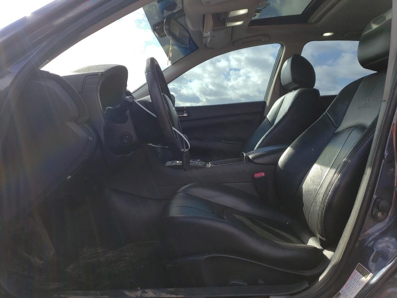 2011 INFINITI G37 - Image 7
