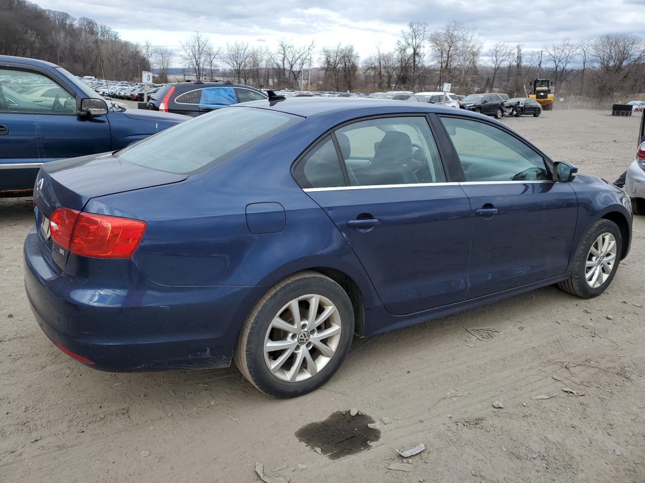 2014 VOLKSWAGEN JETTA SE - Image 3