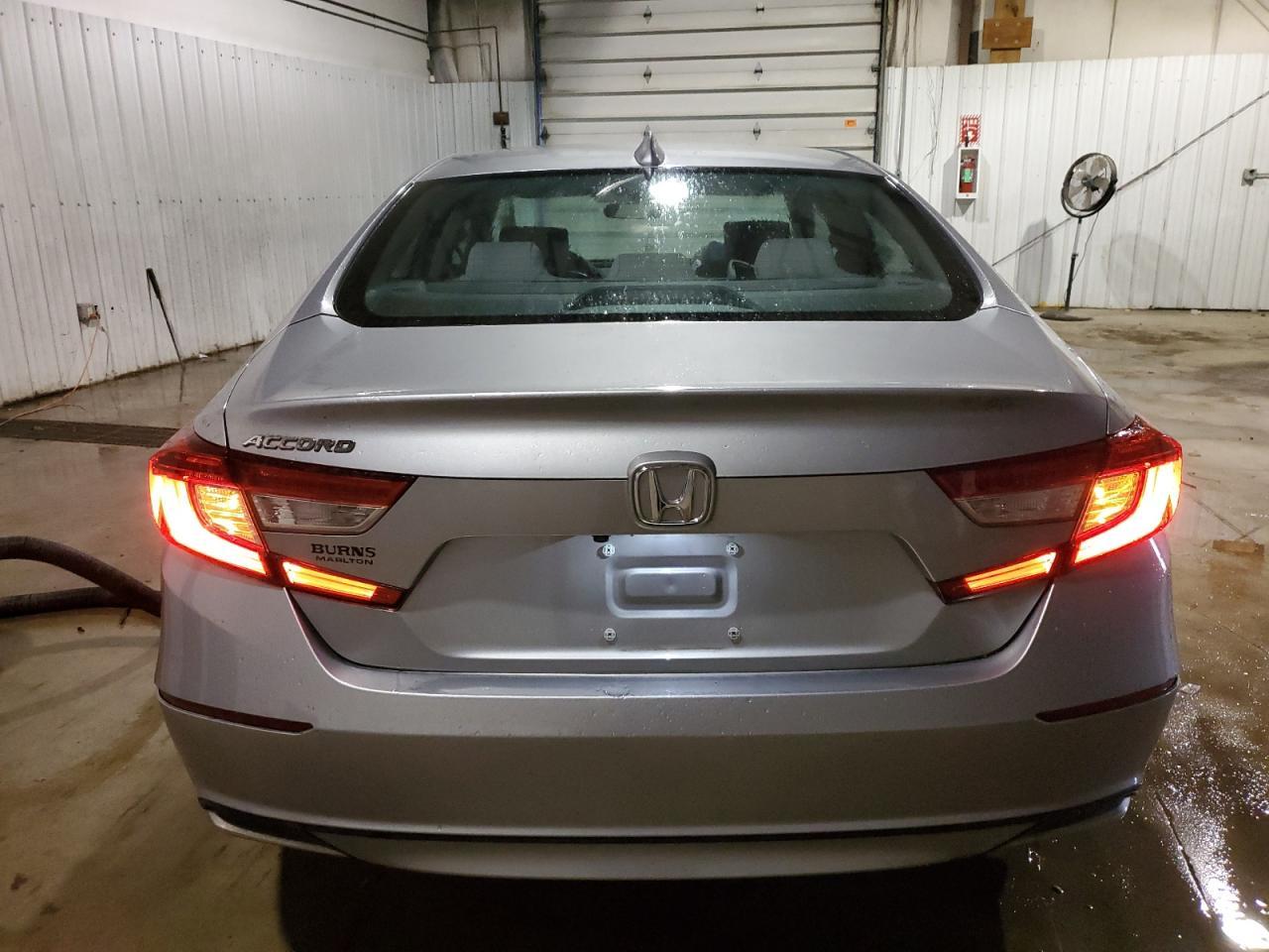 2018 HONDA ACCORD LX - Фото 6