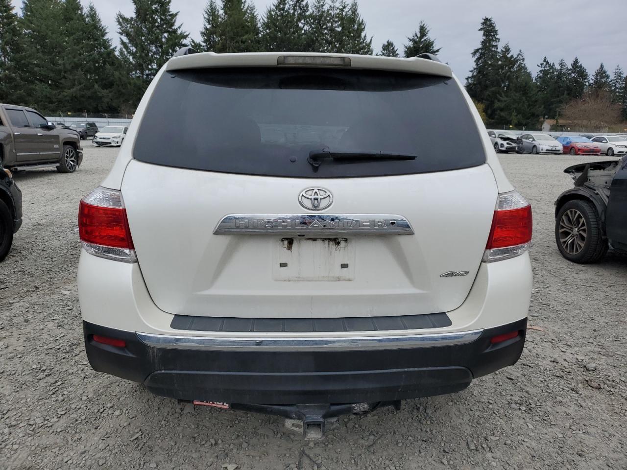 2012 TOYOTA HIGHLANDER - Image 6