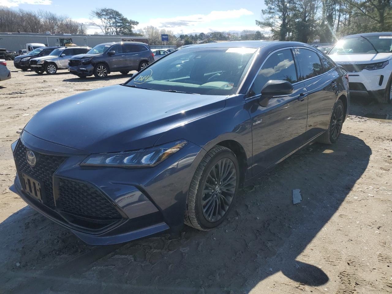 2019 TOYOTA AVALON XLE