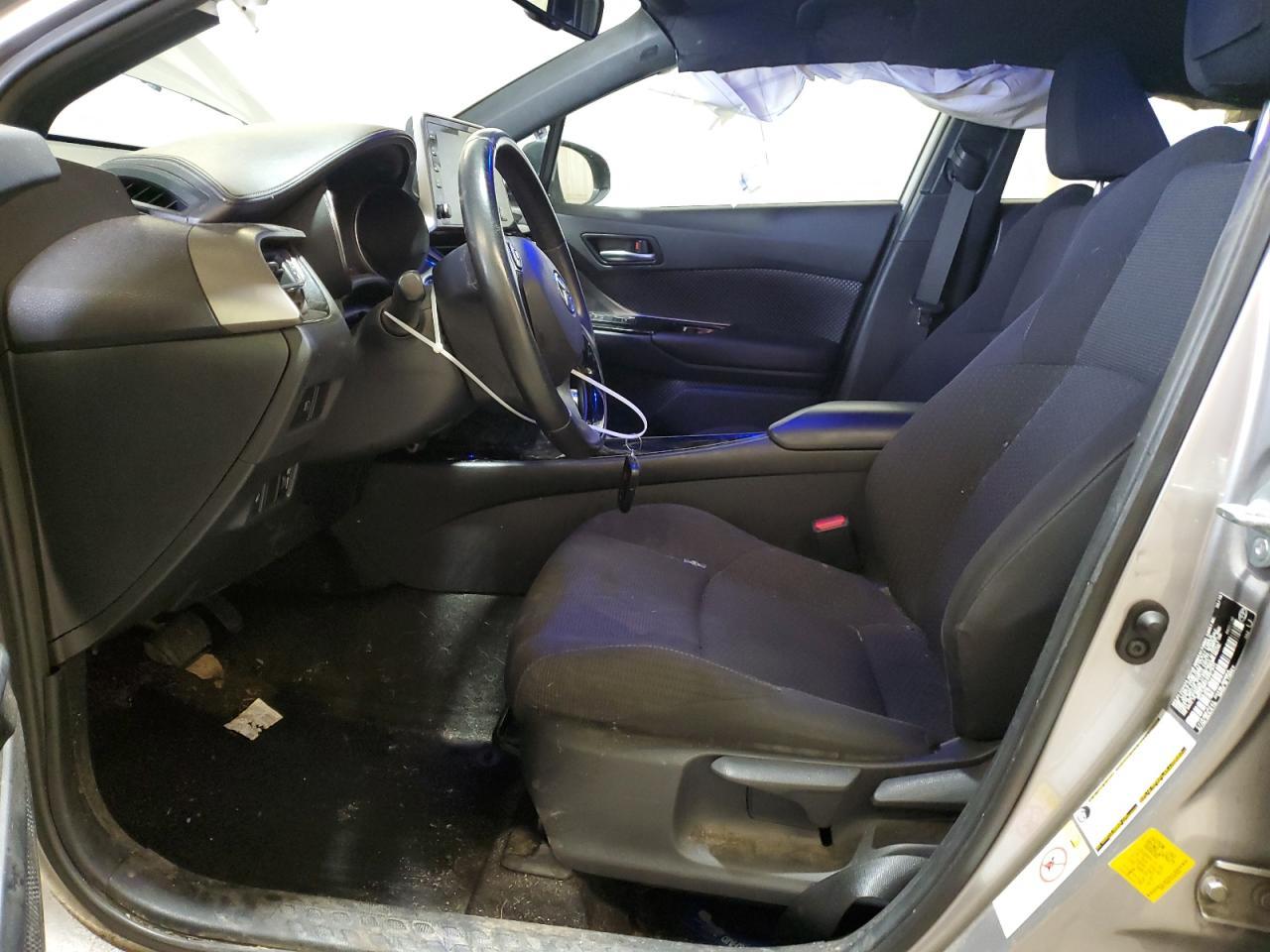 2019 TOYOTA C-HR XLE - Image 7