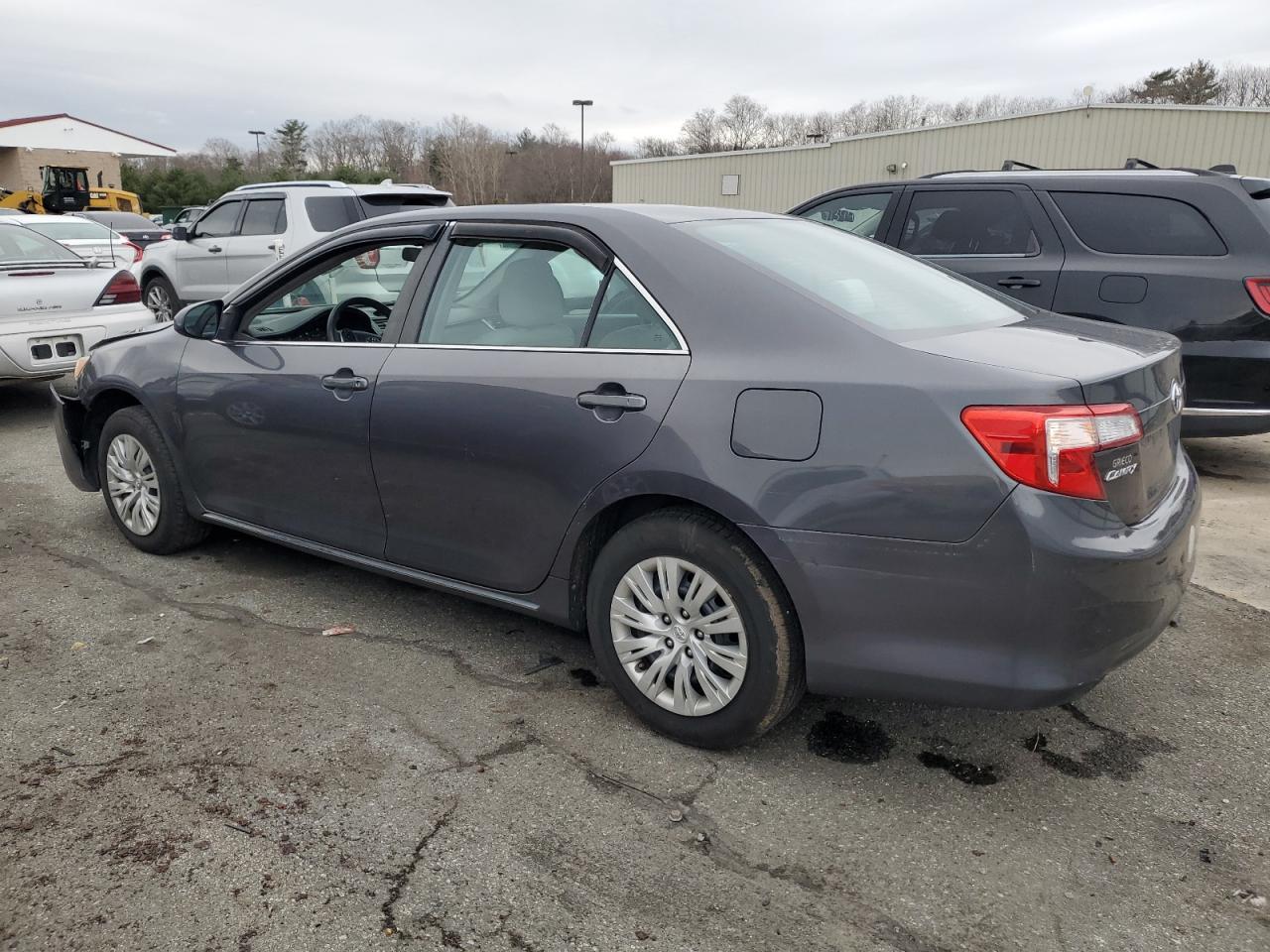 2014 TOYOTA CAMRY L - Фото 2