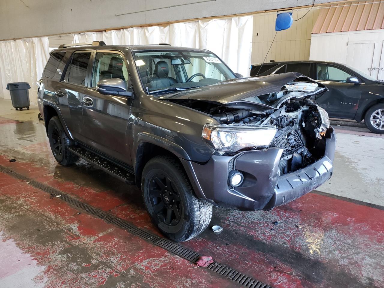 2017 TOYOTA 4RUNNER SR - Фото 4