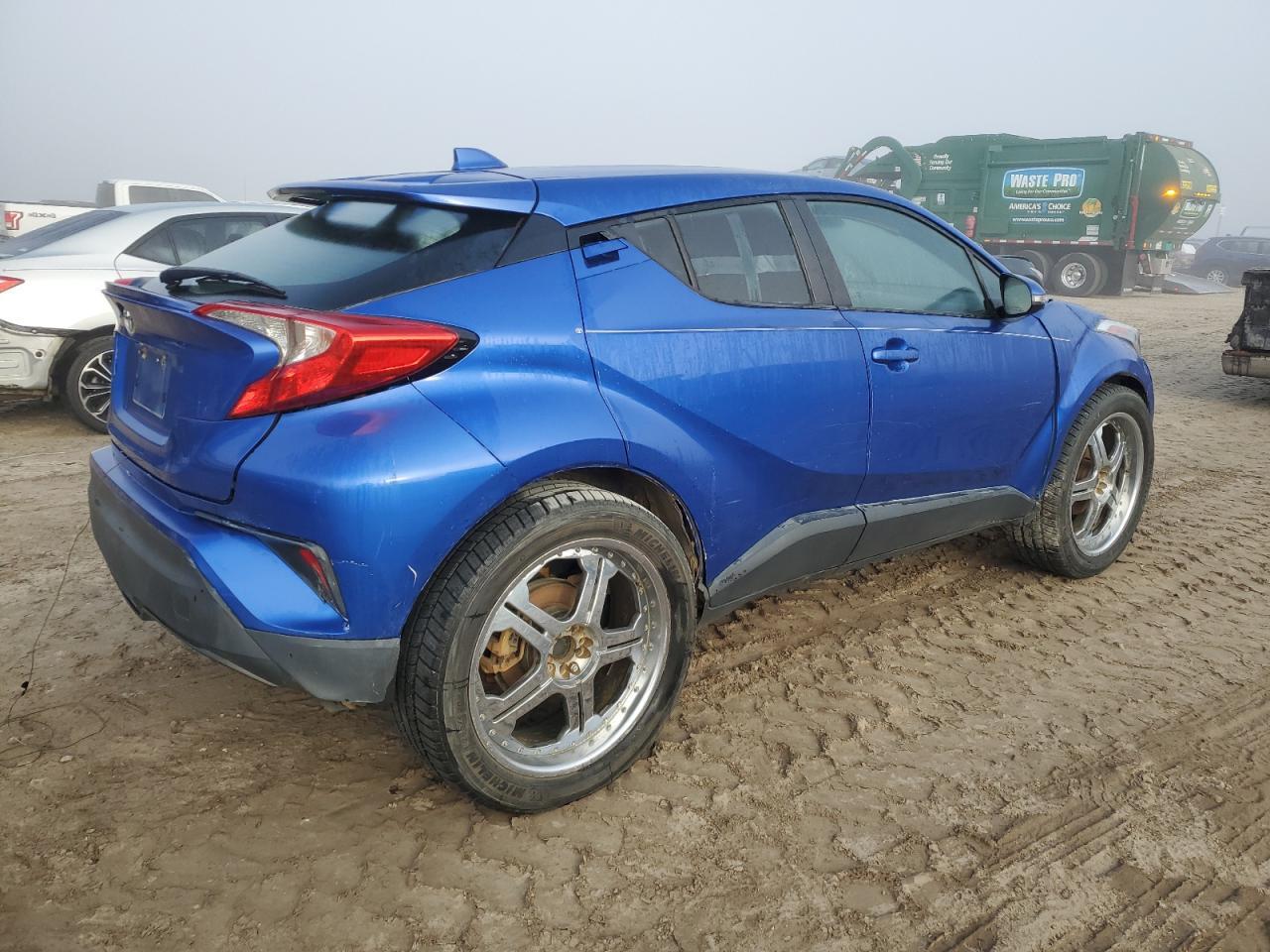 2019 TOYOTA C-HR XLE - Фото 3