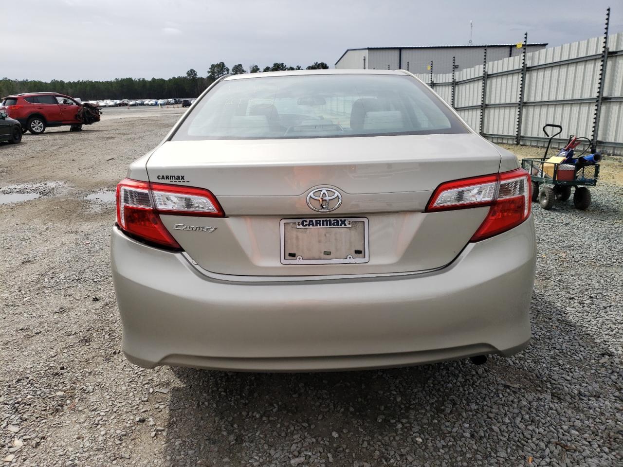 2014 TOYOTA CAMRY L - Фото 6