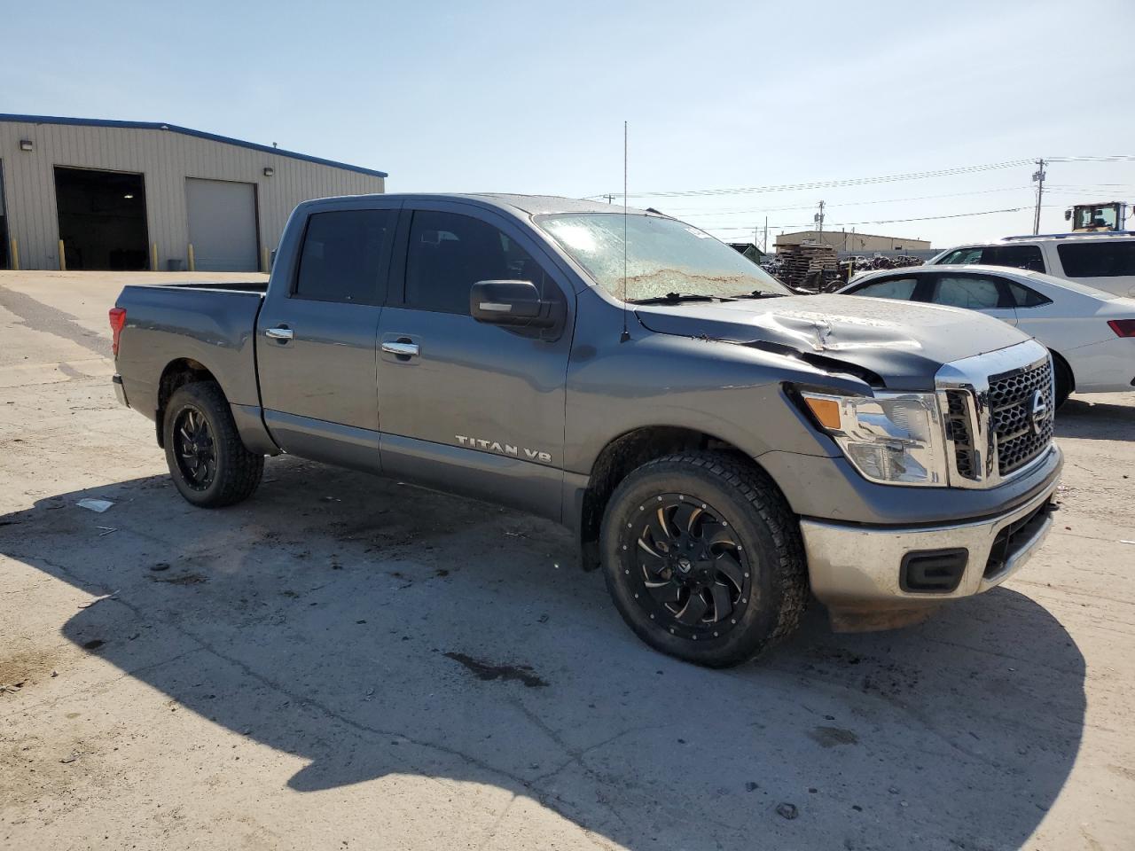 2018 NISSAN TITAN S - Фото 4