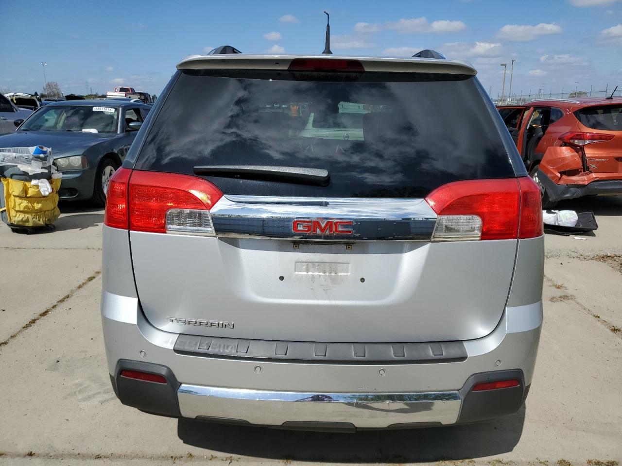 2012 GMC TERRAIN SL - Image 6