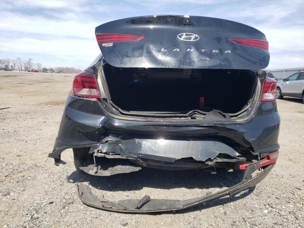 2019 HYUNDAI ELANTRA SE - Фото 6