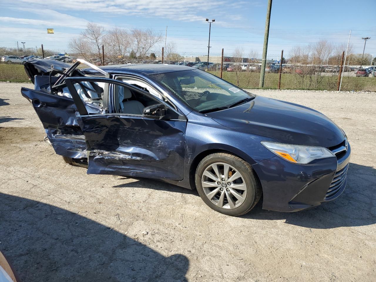 2017 TOYOTA CAMRY LE - Image 4