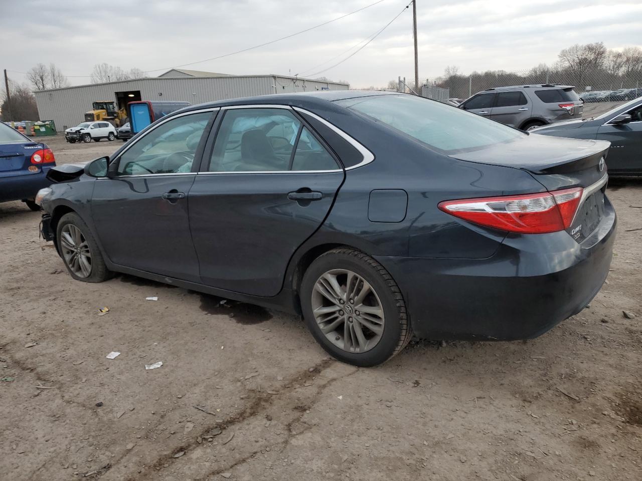 2016 TOYOTA CAMRY LE - Фото 2