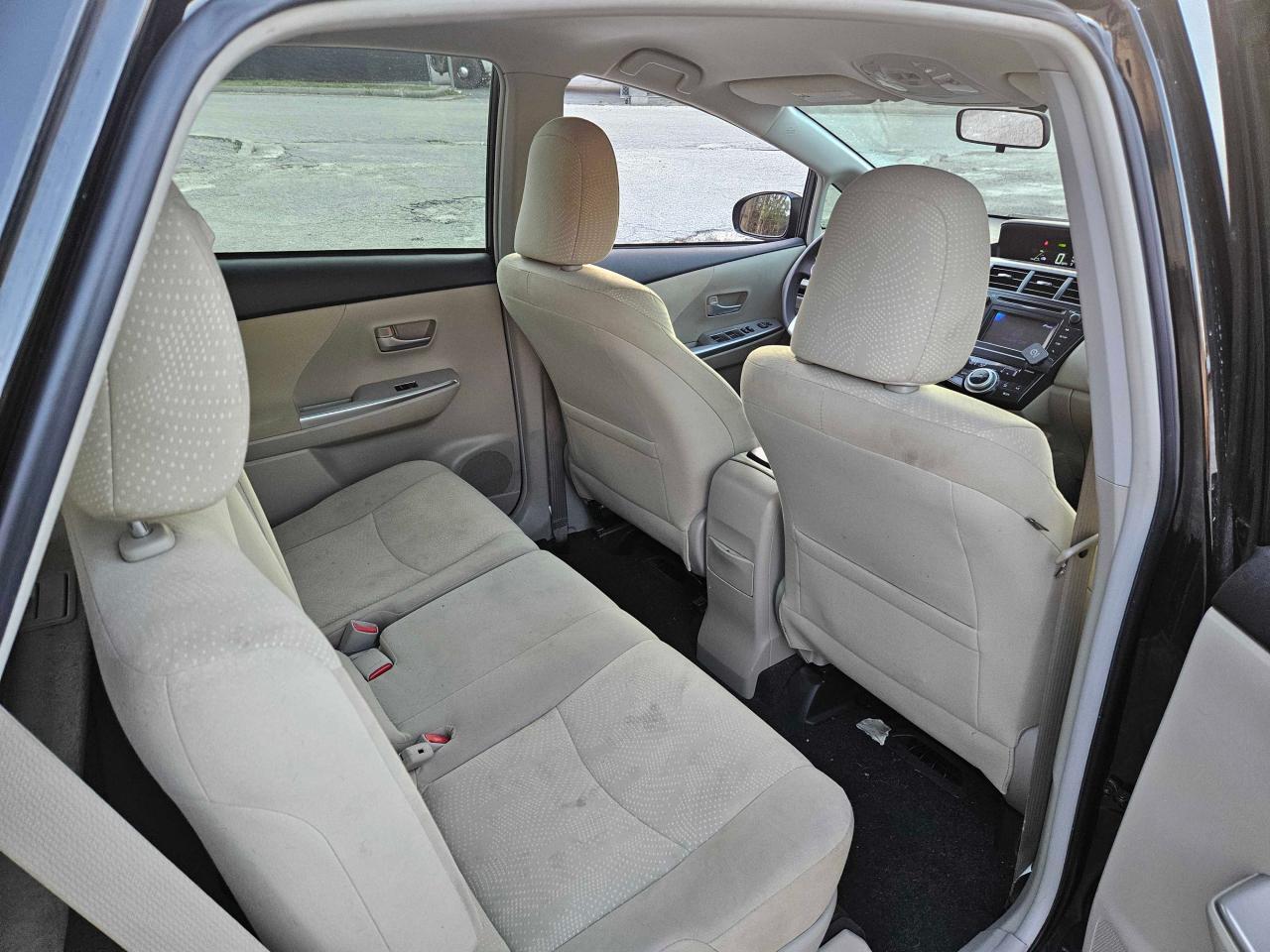 2013 TOYOTA PRIUS V - Image 6