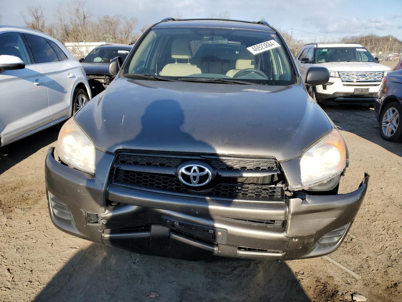 2011 TOYOTA RAV4 - Фото 5