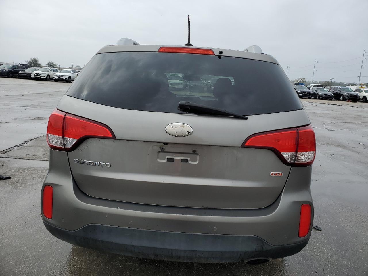 2014 KIA SORENTO LX - Image 6
