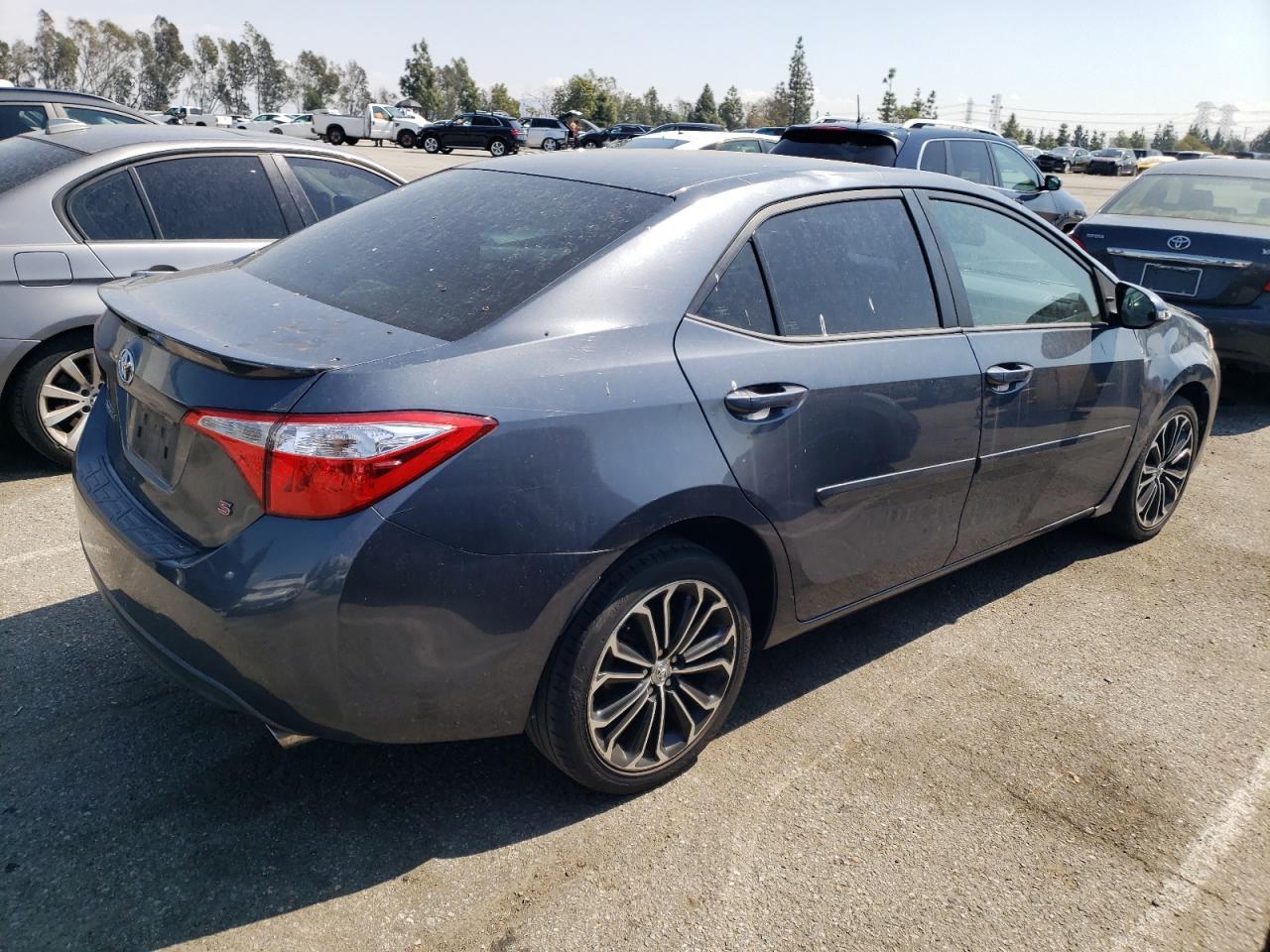 2015 TOYOTA COROLLA L - Фото 3