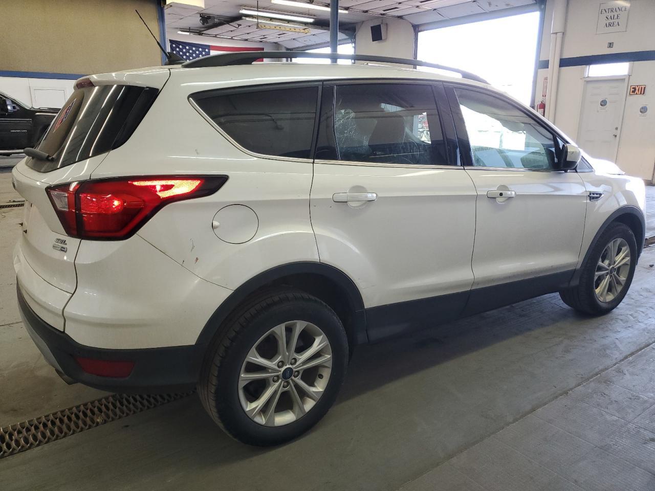 2019 FORD ESCAPE SEL - Фото 3