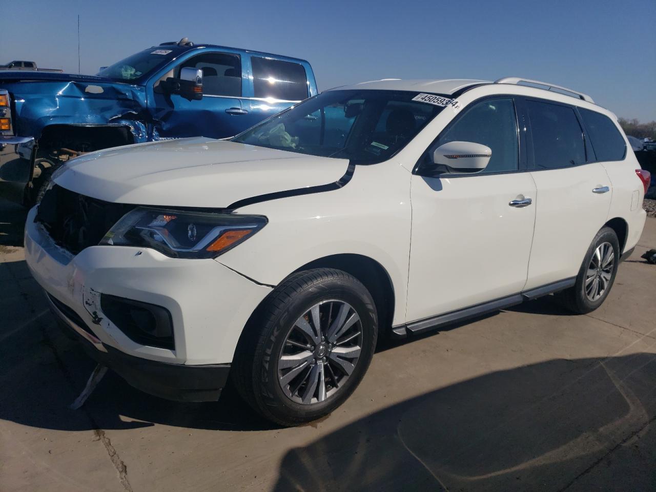 2017 NISSAN PATHFINDER
