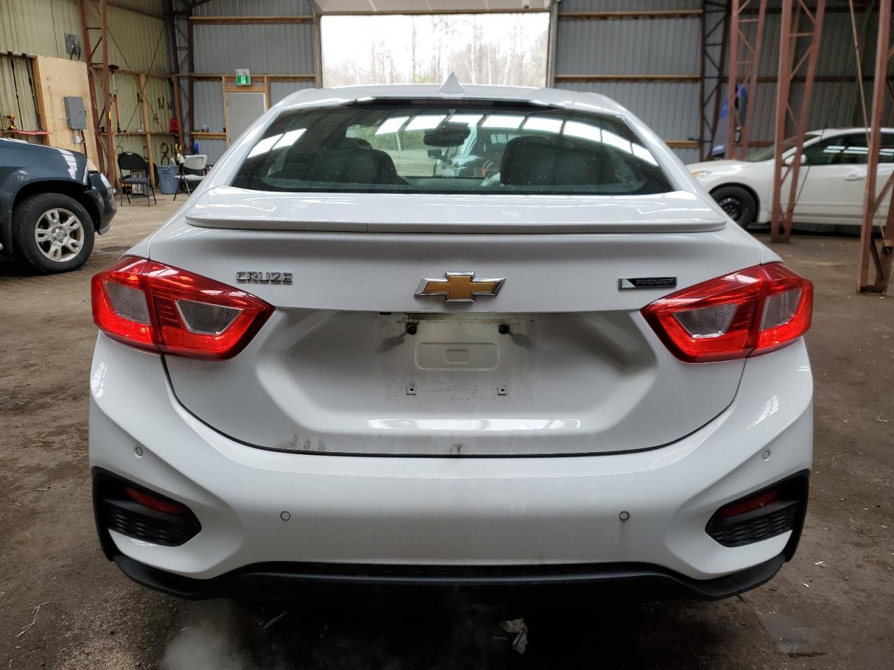 2016 CHEVROLET CRUZE PREM - Image 6