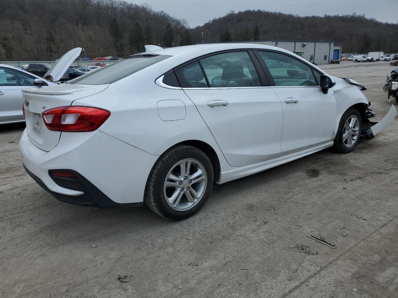 2016 CHEVROLET CRUZE LT - Image 3