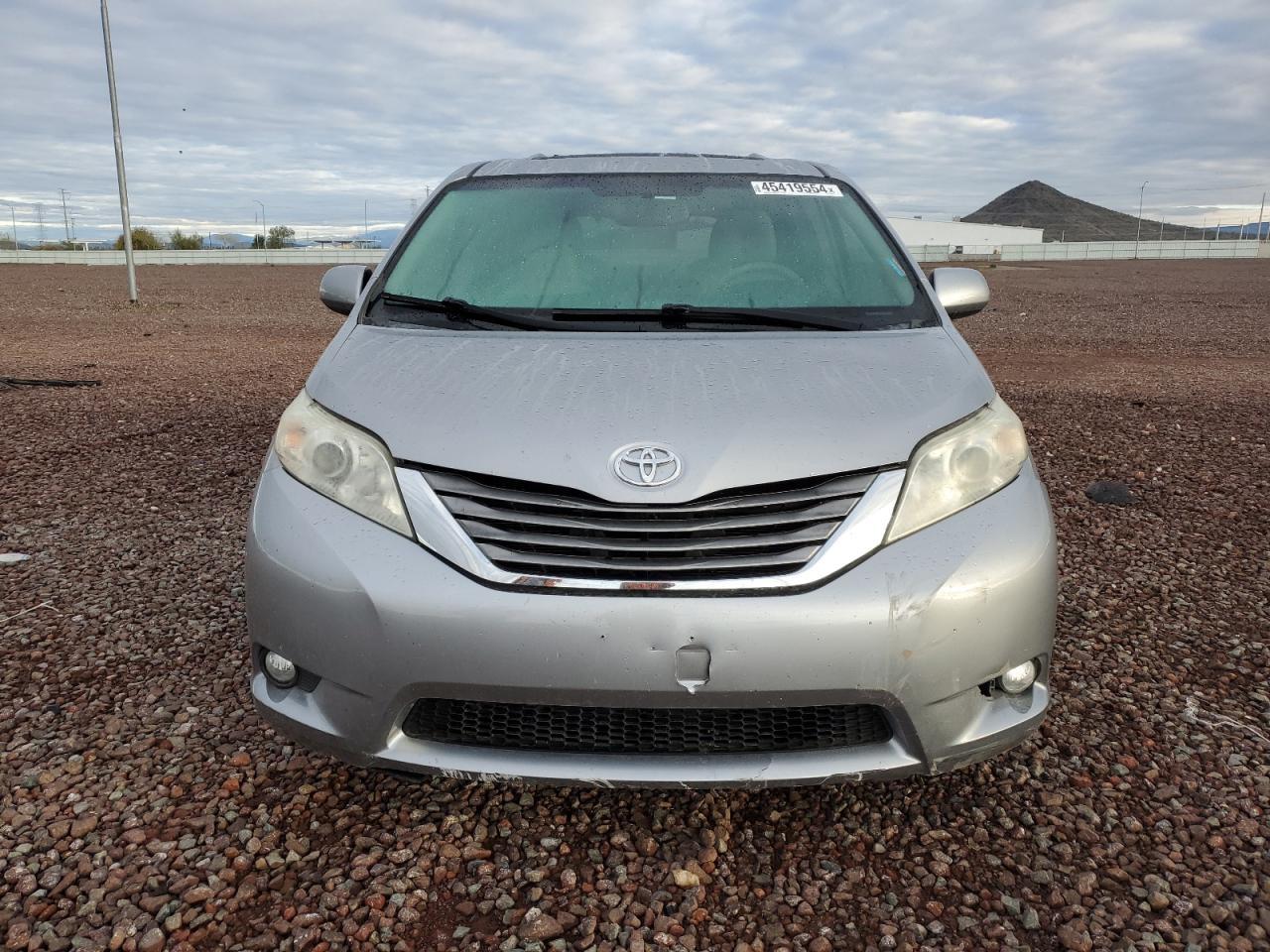 2011 TOYOTA SIENNA XLE - Фото 5