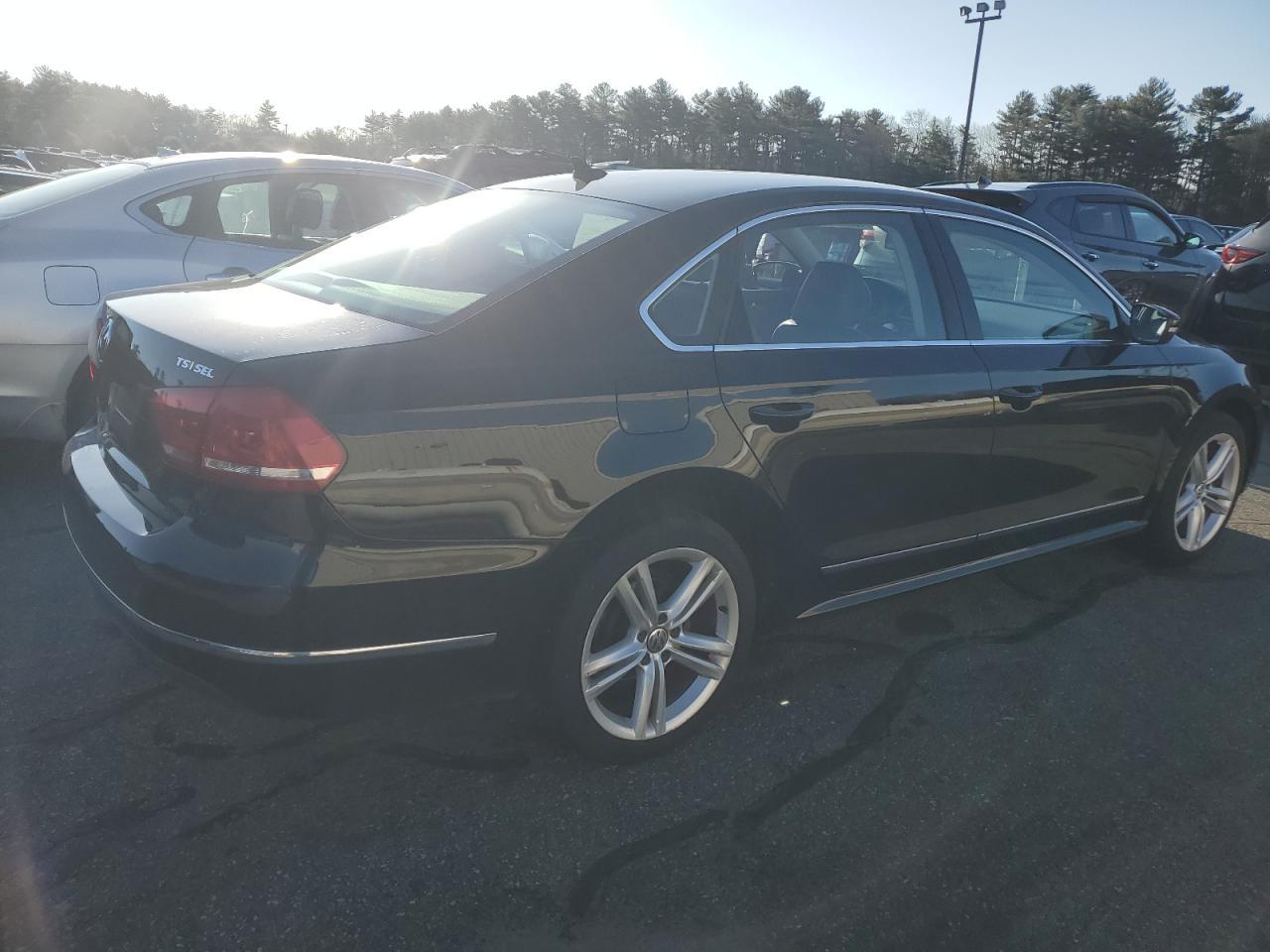 2014 VOLKSWAGEN PASSAT SEL - Image 3