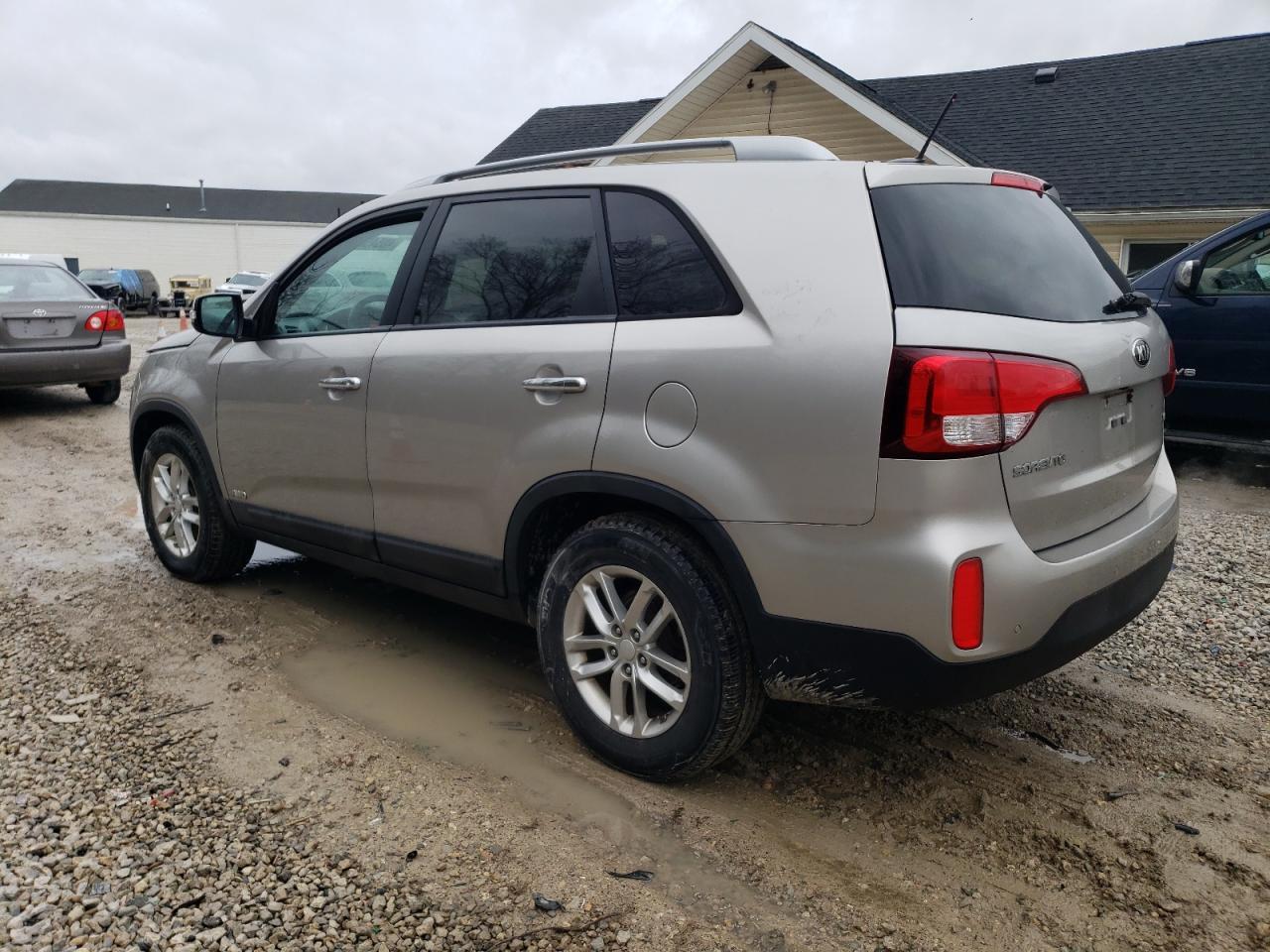 2015 KIA SORENTO LX - Image 2