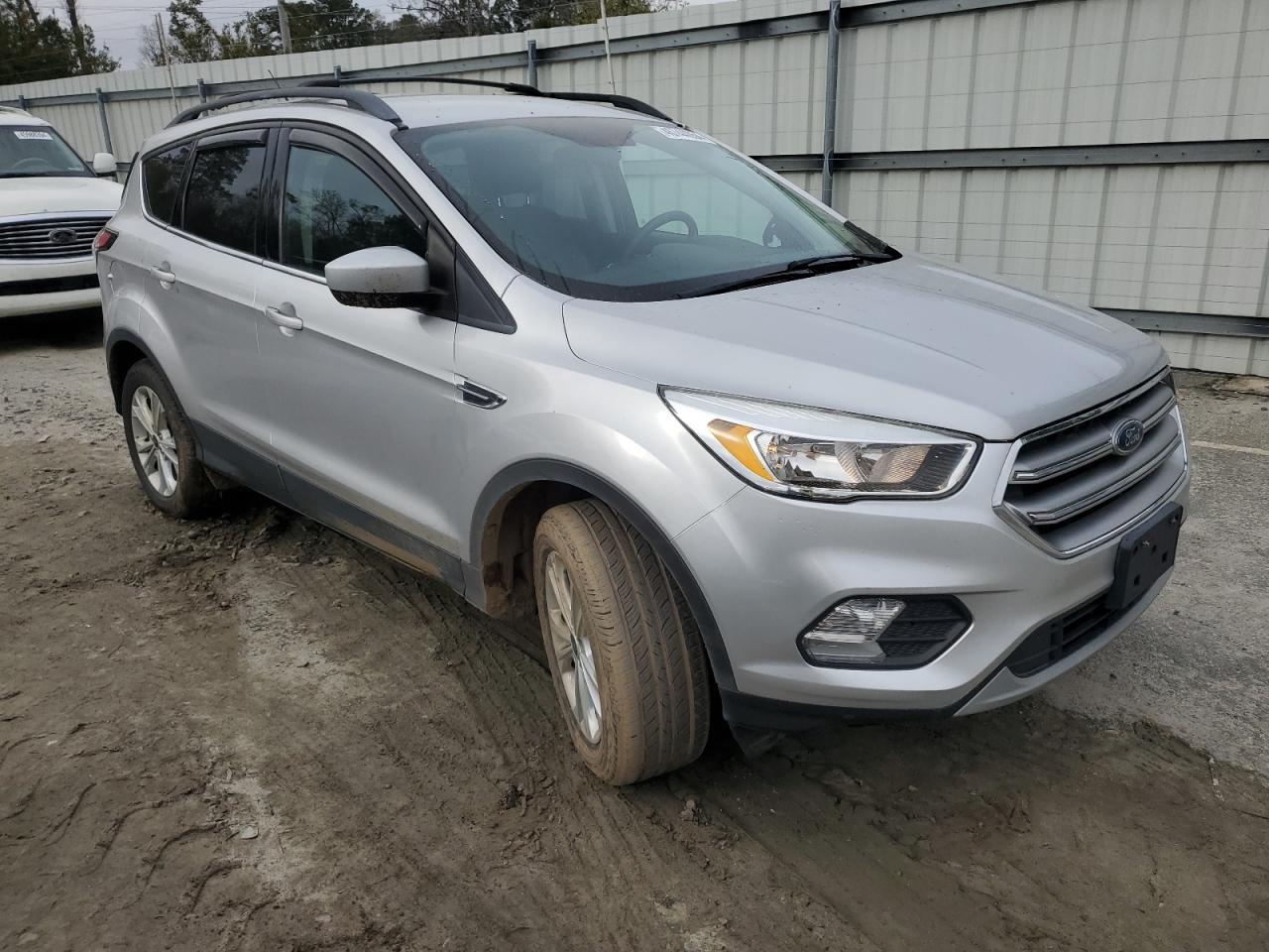 2017 FORD ESCAPE SE - Image 4