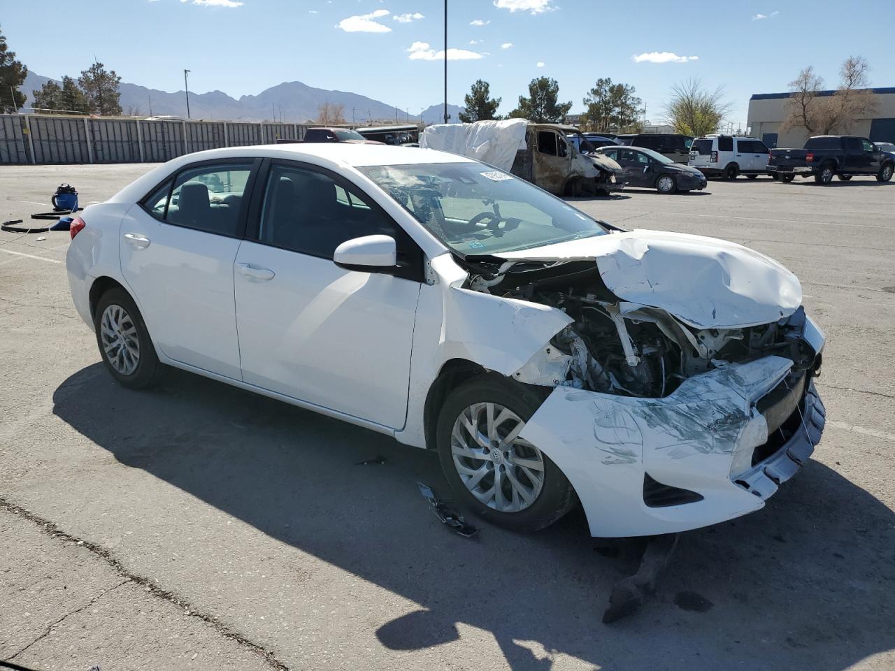 2019 TOYOTA COROLLA L - Фото 4