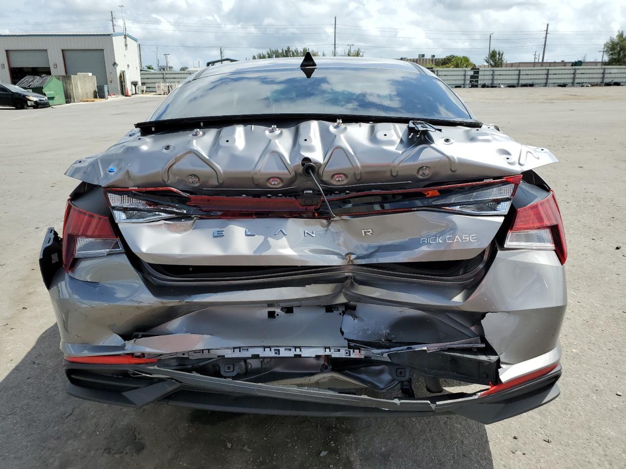 2022 HYUNDAI ELANTRA SE - Фото 6