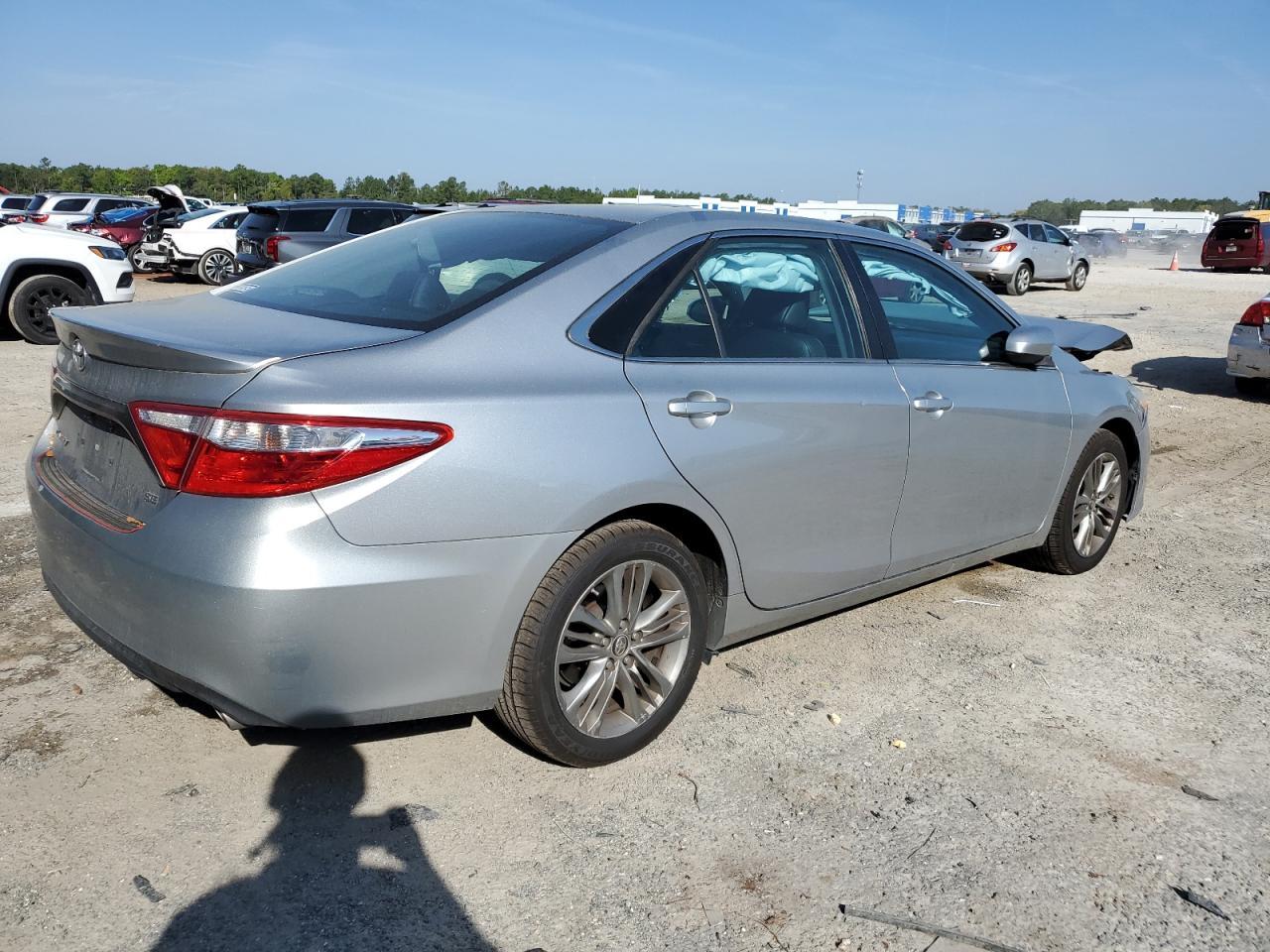 2015 TOYOTA CAMRY LE - Фото 3