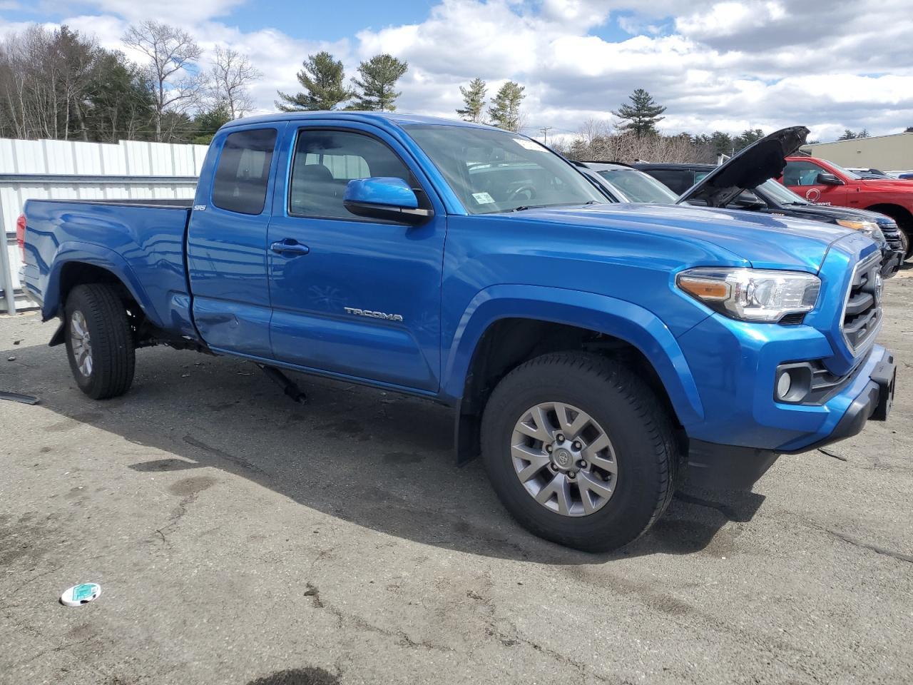 2017 TOYOTA TACOMA - Фото 4