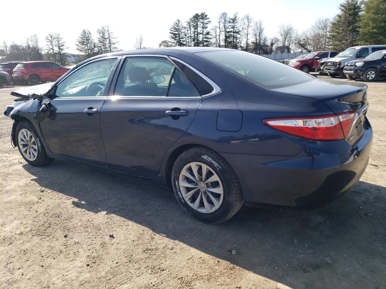 2017 TOYOTA CAMRY LE - Фото 2