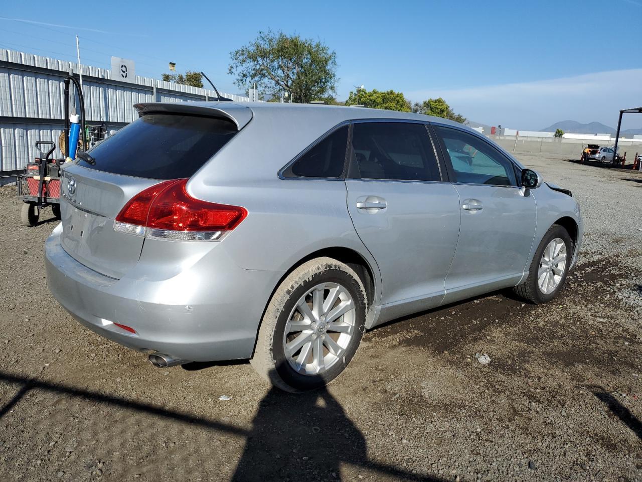 2011 TOYOTA VENZA - Фото 3