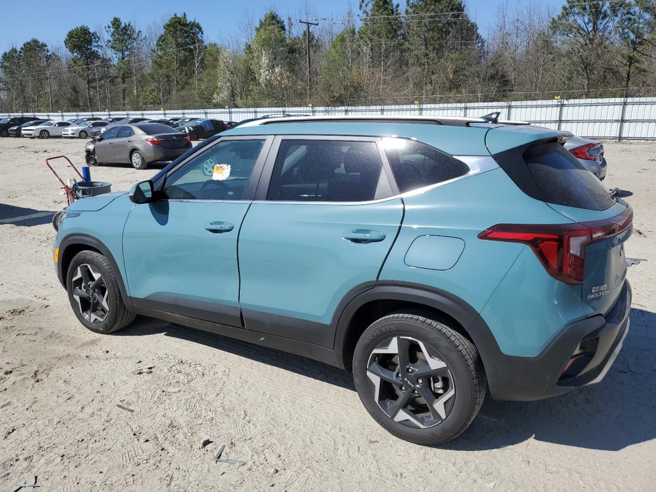 2024 KIA SELTOS EX - Image 2