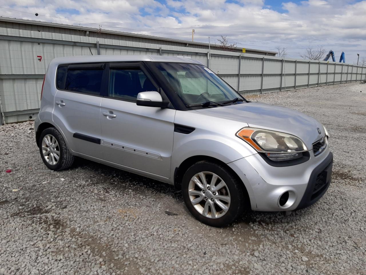 2013 KIA SOUL + - Image 4