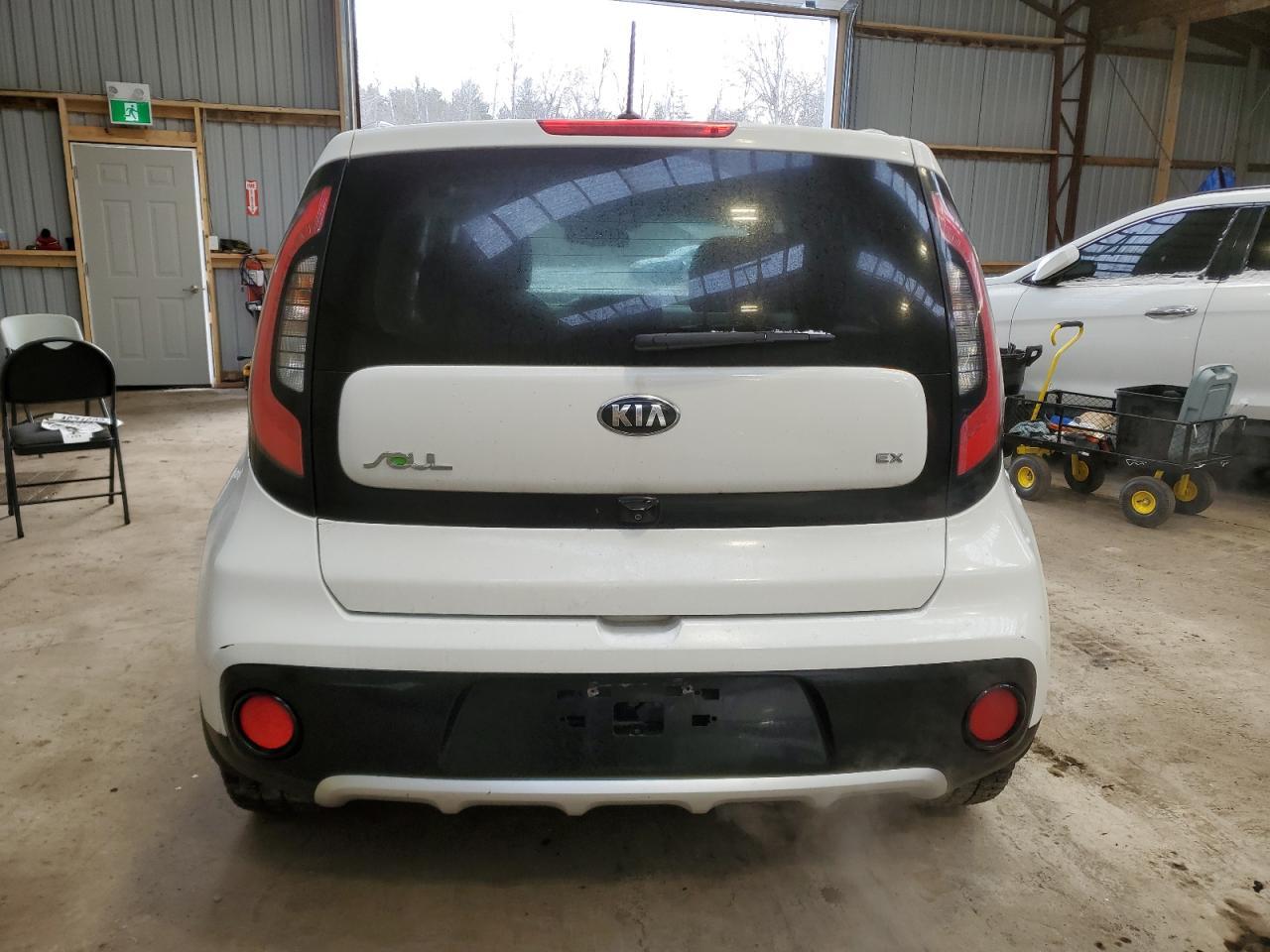 2017 KIA SOUL + - Фото 6