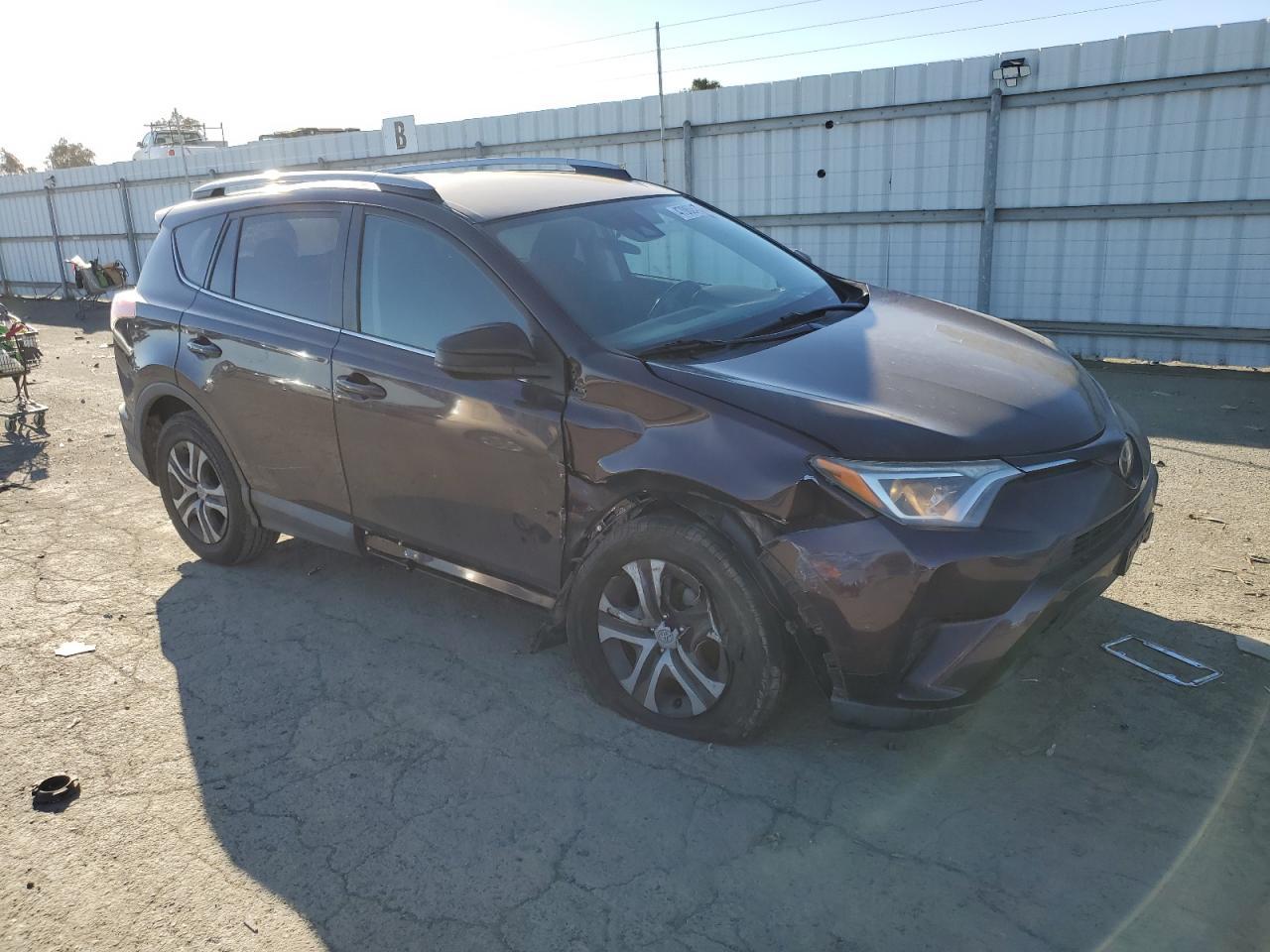2017 TOYOTA RAV4 LE - Фото 4