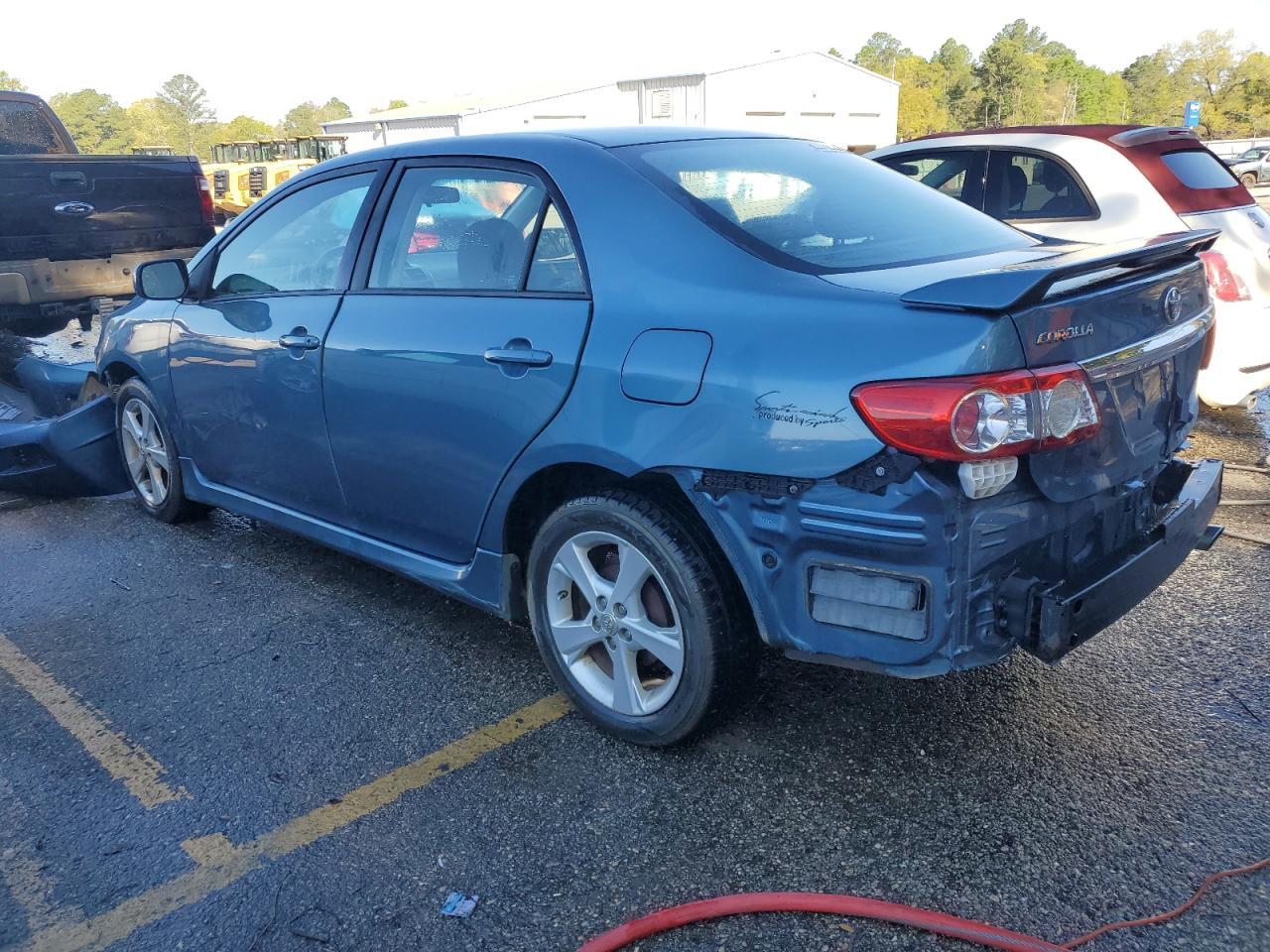 2013 TOYOTA COROLLA BA - Фото 2