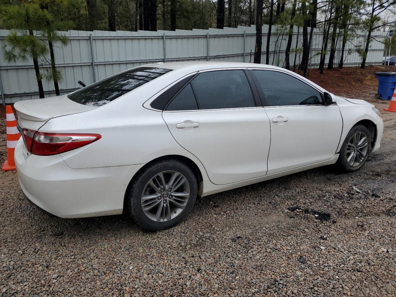 2017 TOYOTA CAMRY LE - Image 3